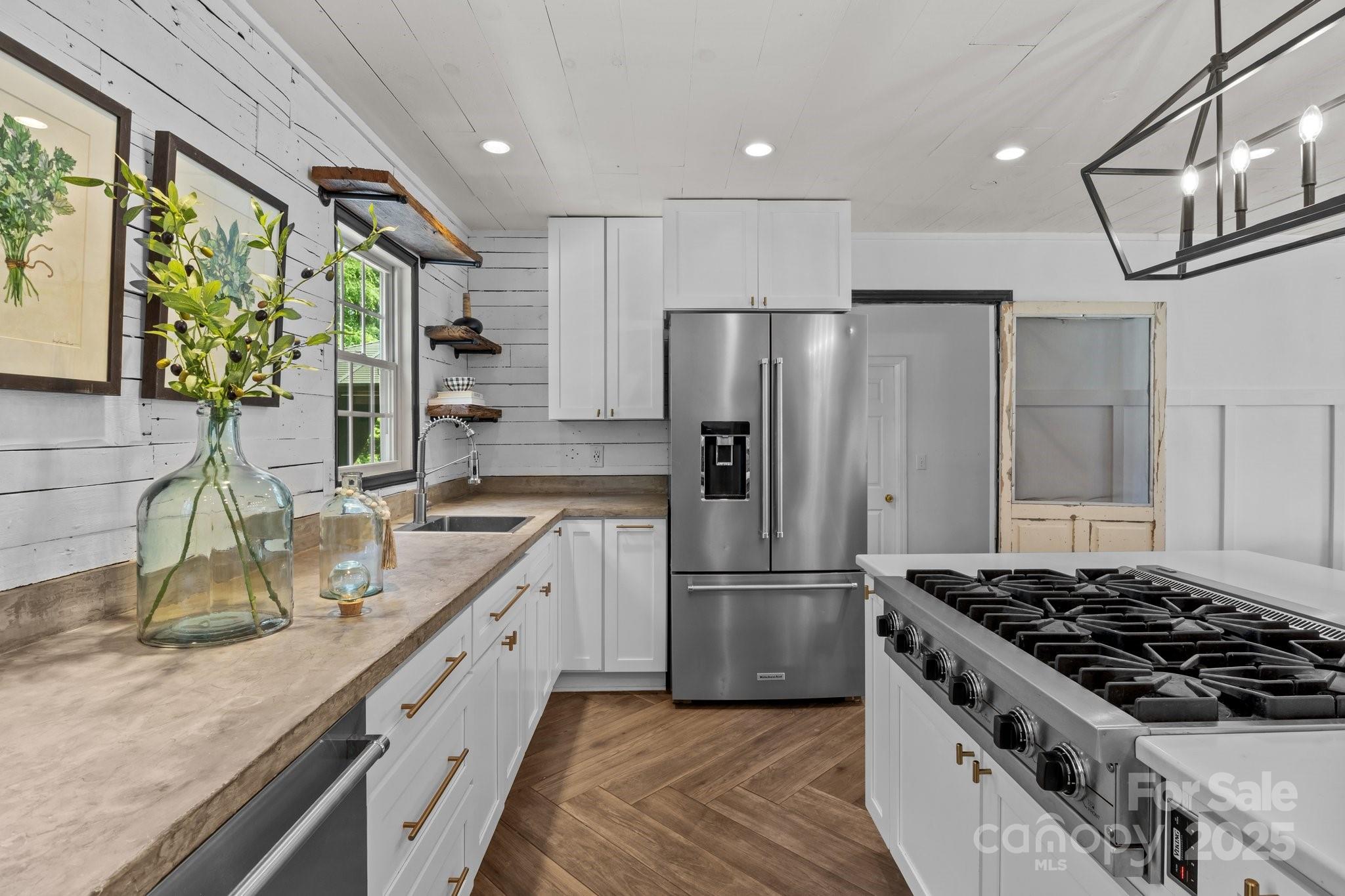5229 Mt Holly Huntersville Road