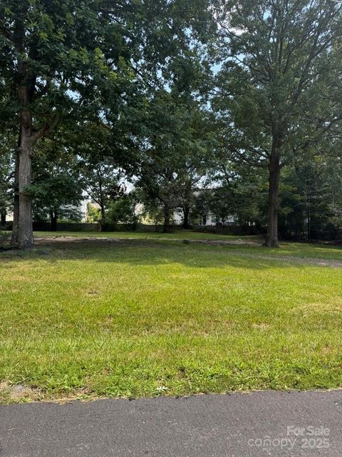 Photo of 4216 Scarlet Street, Matthews, NC 28104 (MLS # 4188742)