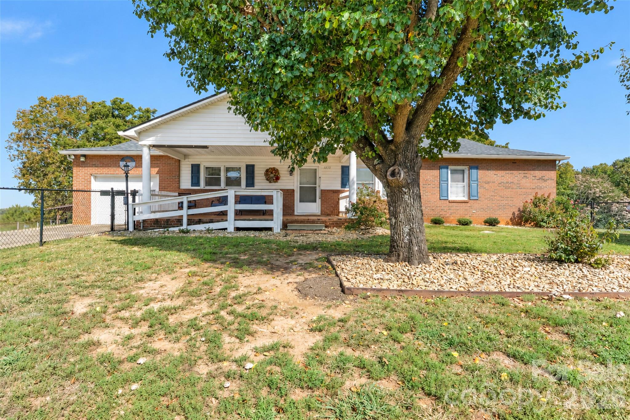 1039 Enola Road