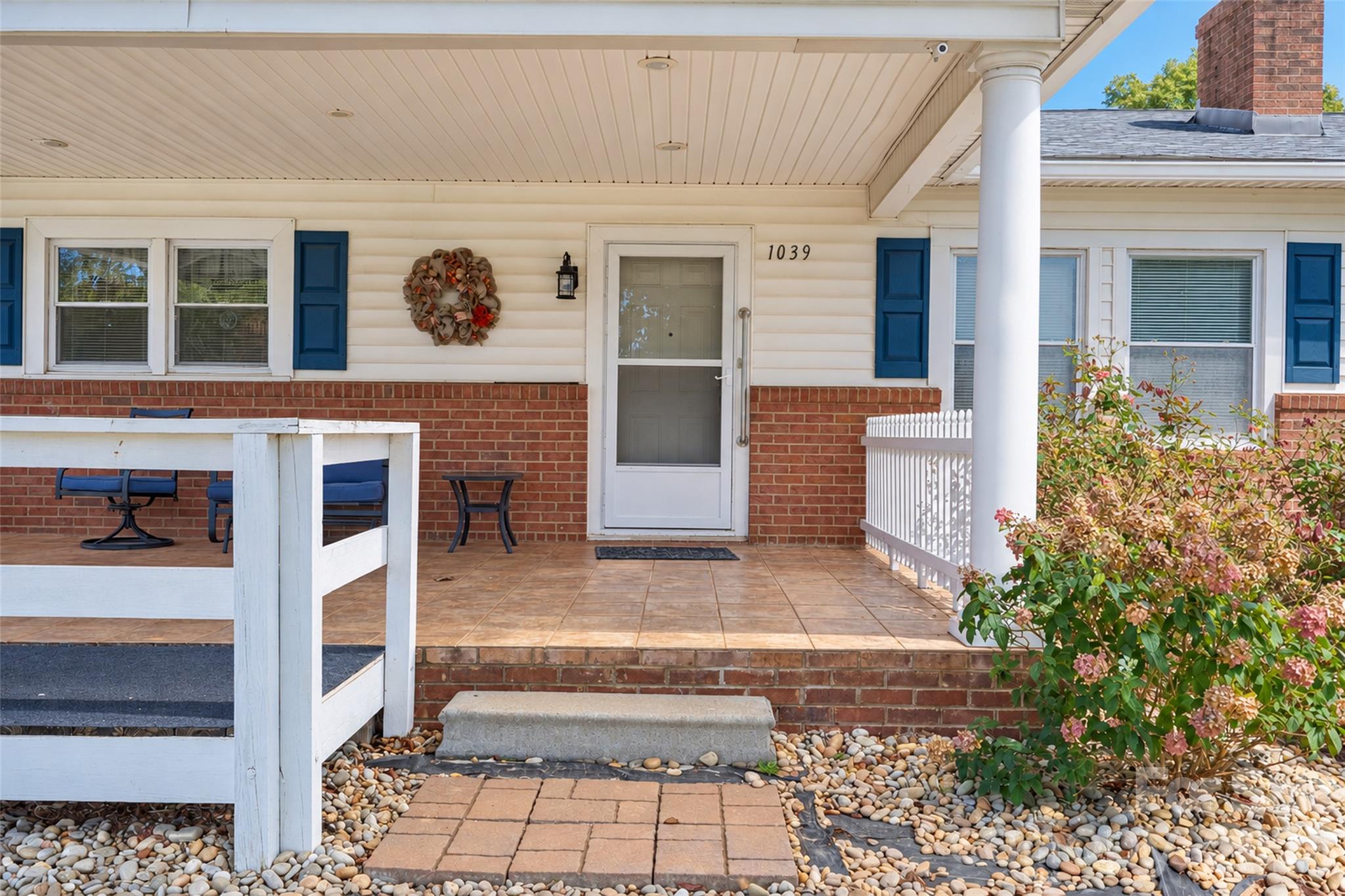 1039 Enola Road