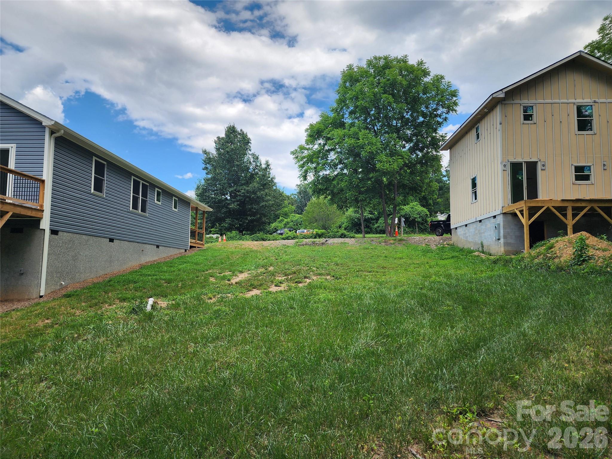 237 Edgewood Road S 2