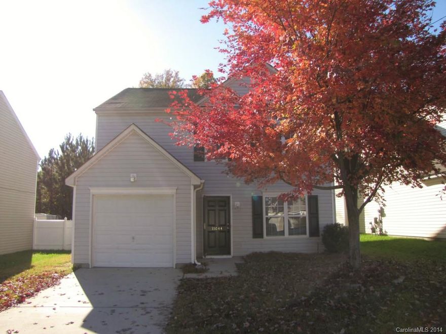 January rent is FREE w/move-in by 12/19/14 and a 15-24 month lease! This home in the Mountain Island Lake area offers a 1st-floor bedroom/office w/French doors and a 1st-floor full bath! Other features include wood laminate floors, SS appliances and a light-filled 2-story family room w/a fireplace. The spacious master suite includes vaulted ceilings, a walk-in closet, and a bath w/a tub and a shower. Minutes to downtown Mt Holly, Freightliner, U.S. National Whitewater Center, I-485 and more!