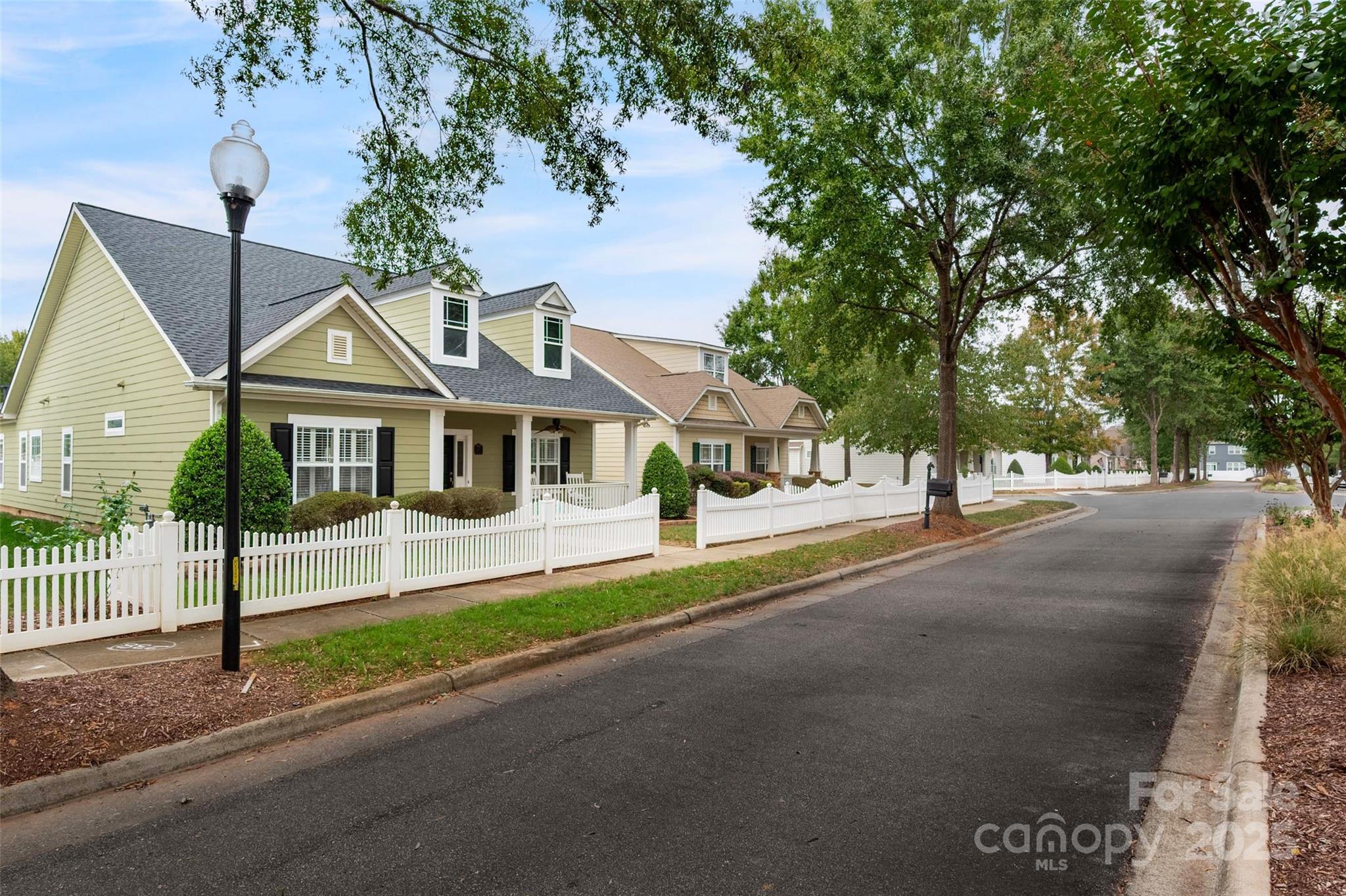 1011 Phar Lap Drive