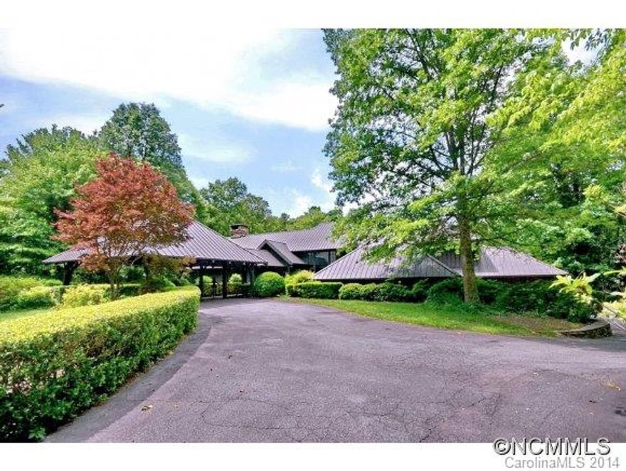 The "Foxes Larrr" is the ultimate equestrian estate property nestled in the foothills of the Blue Wall of the Blue Ridge Mountains. Resting within 133 acres the private country estate property which features 2 creeks and a 5.5 acre lake. The home features Post n Beam construction and a under roof square footage of just over 5400. There are 6 heavy wooden bridges which allows access to the multiple pastures and private riding trails.