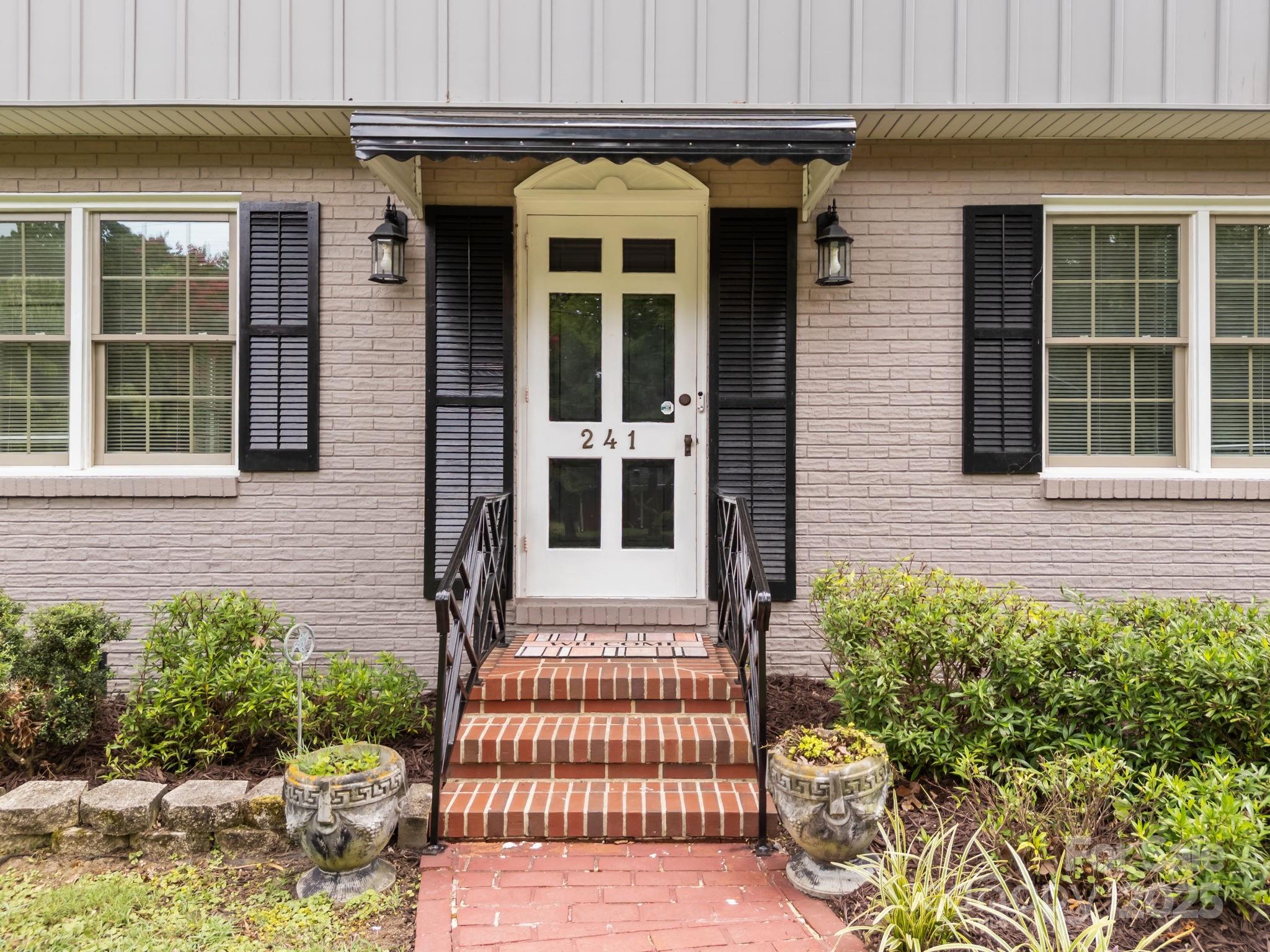 241 Stonewall Road