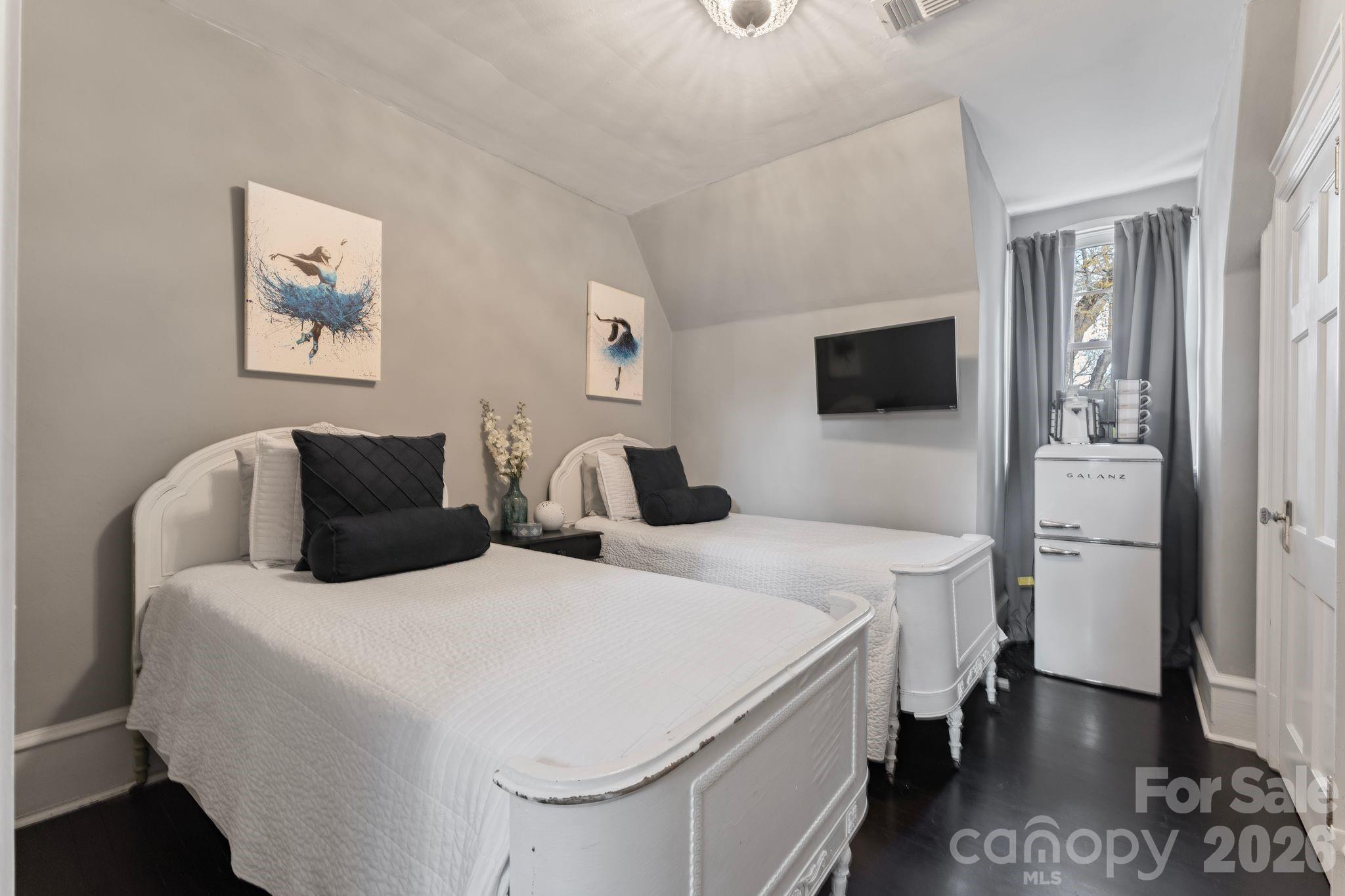 Pinewood Circle - Residential