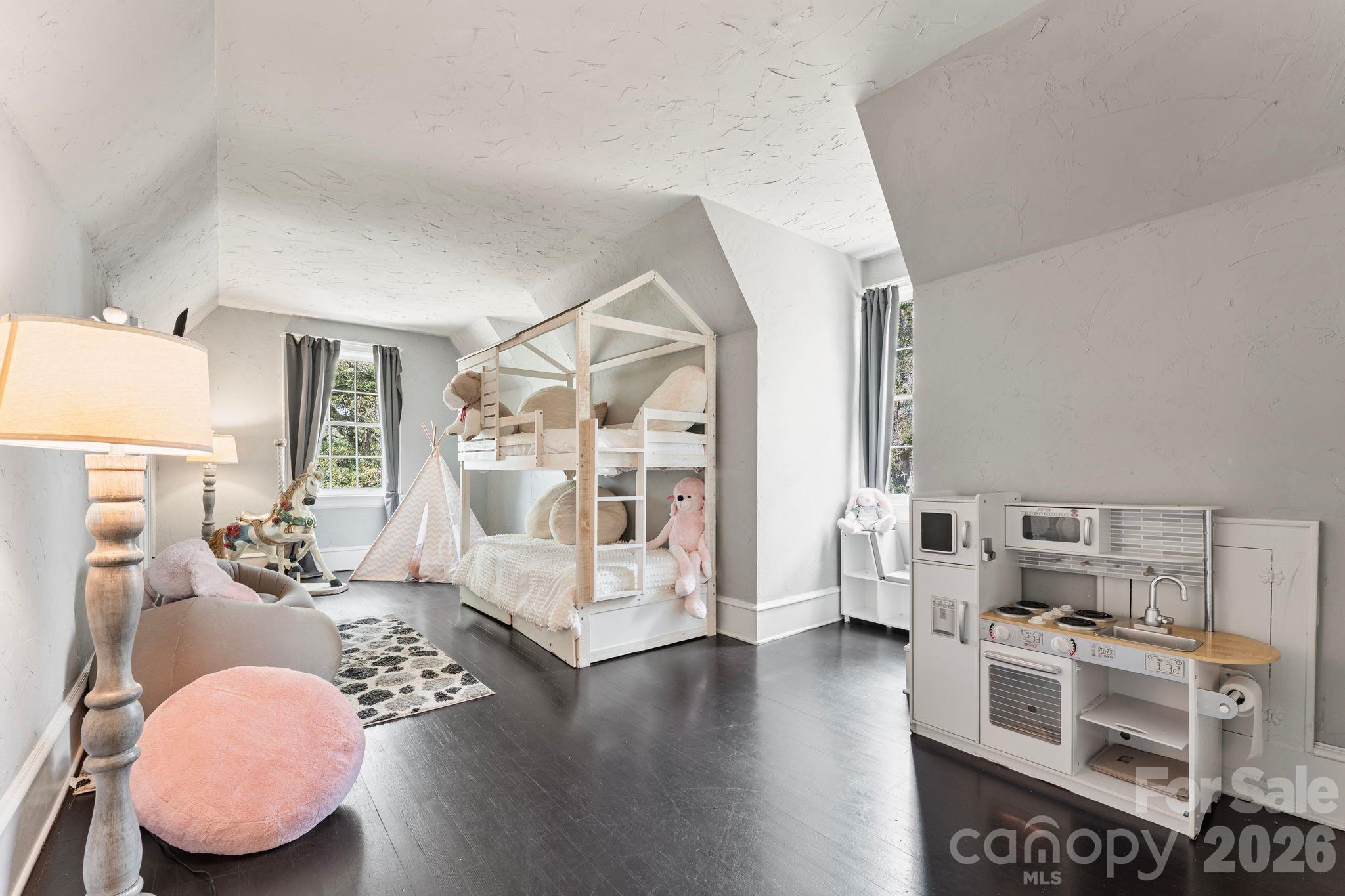 Pinewood Circle - Residential