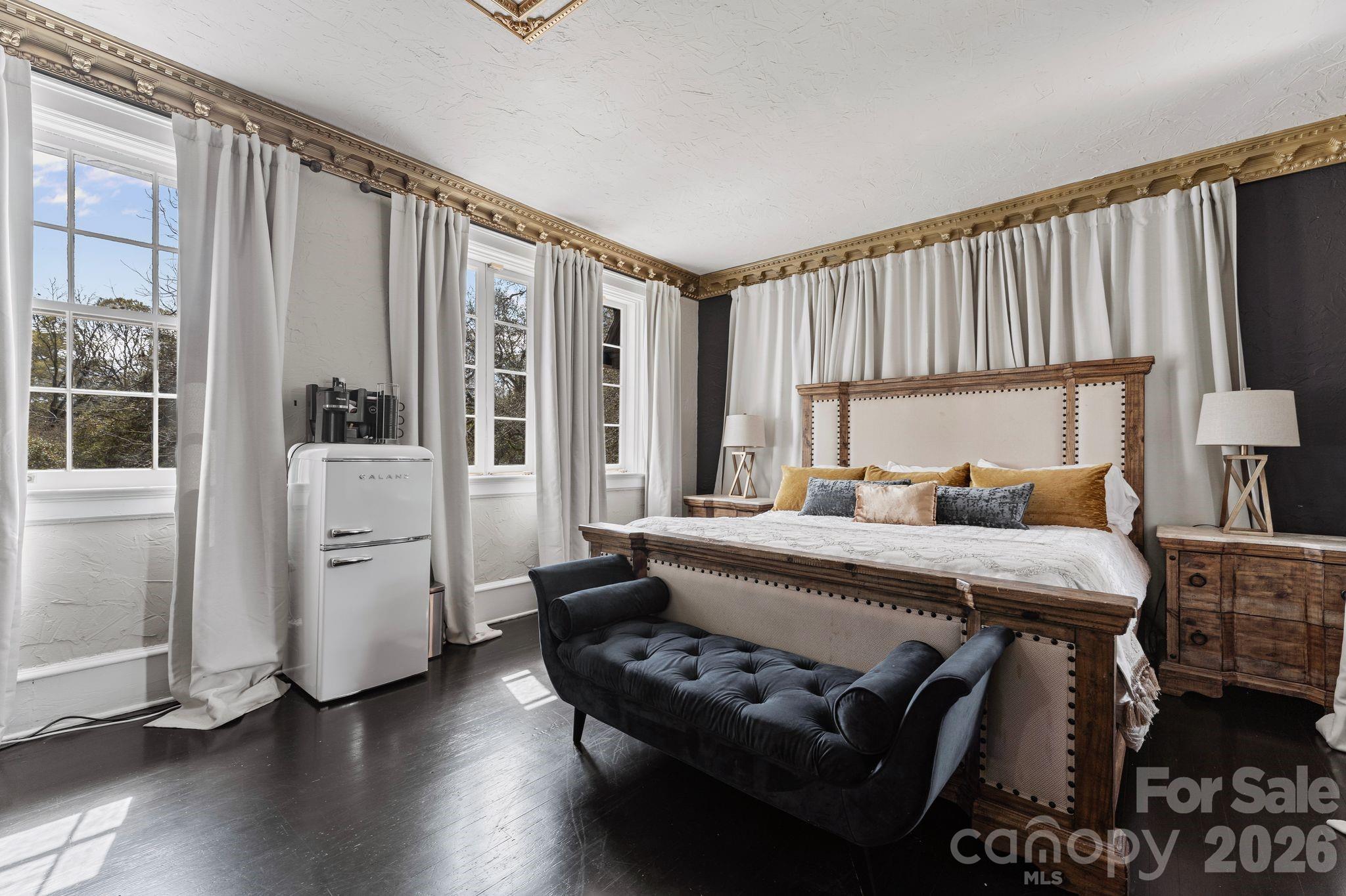 Pinewood Circle - Residential