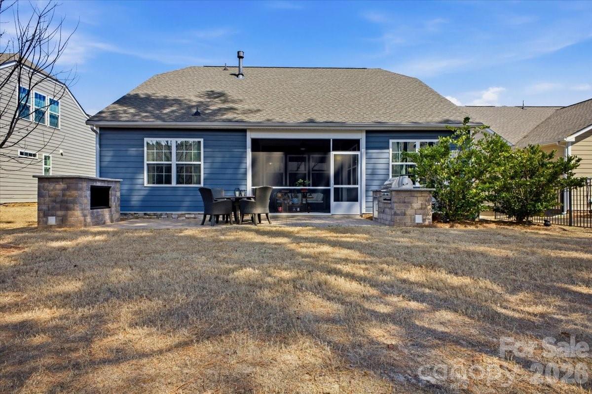 Imagery on Mtn Island - Residential