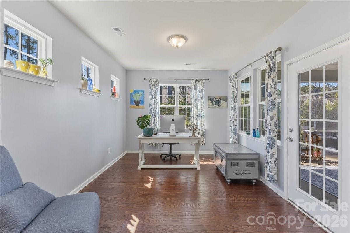 Imagery on Mtn Island - Residential