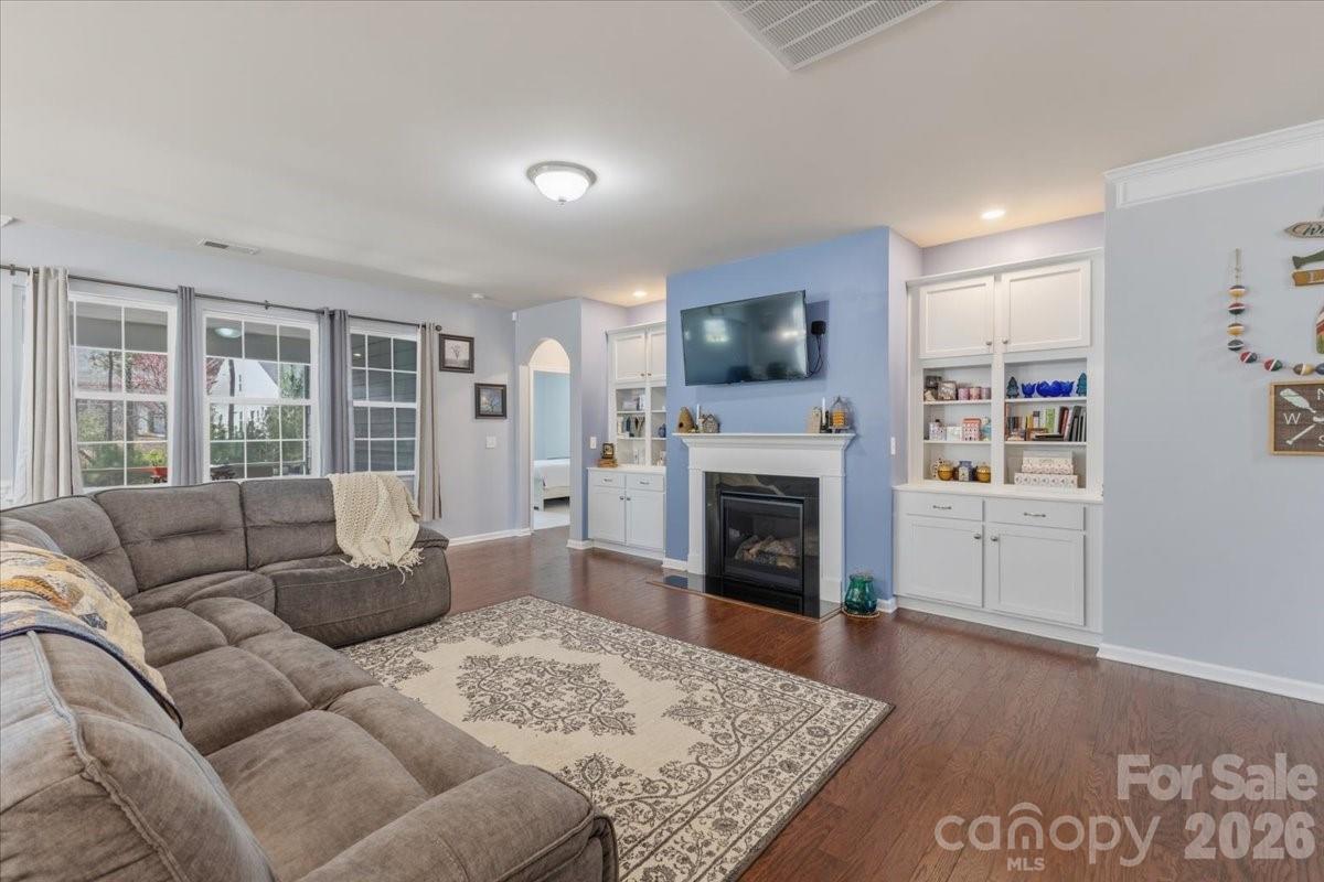 Imagery on Mtn Island - Residential