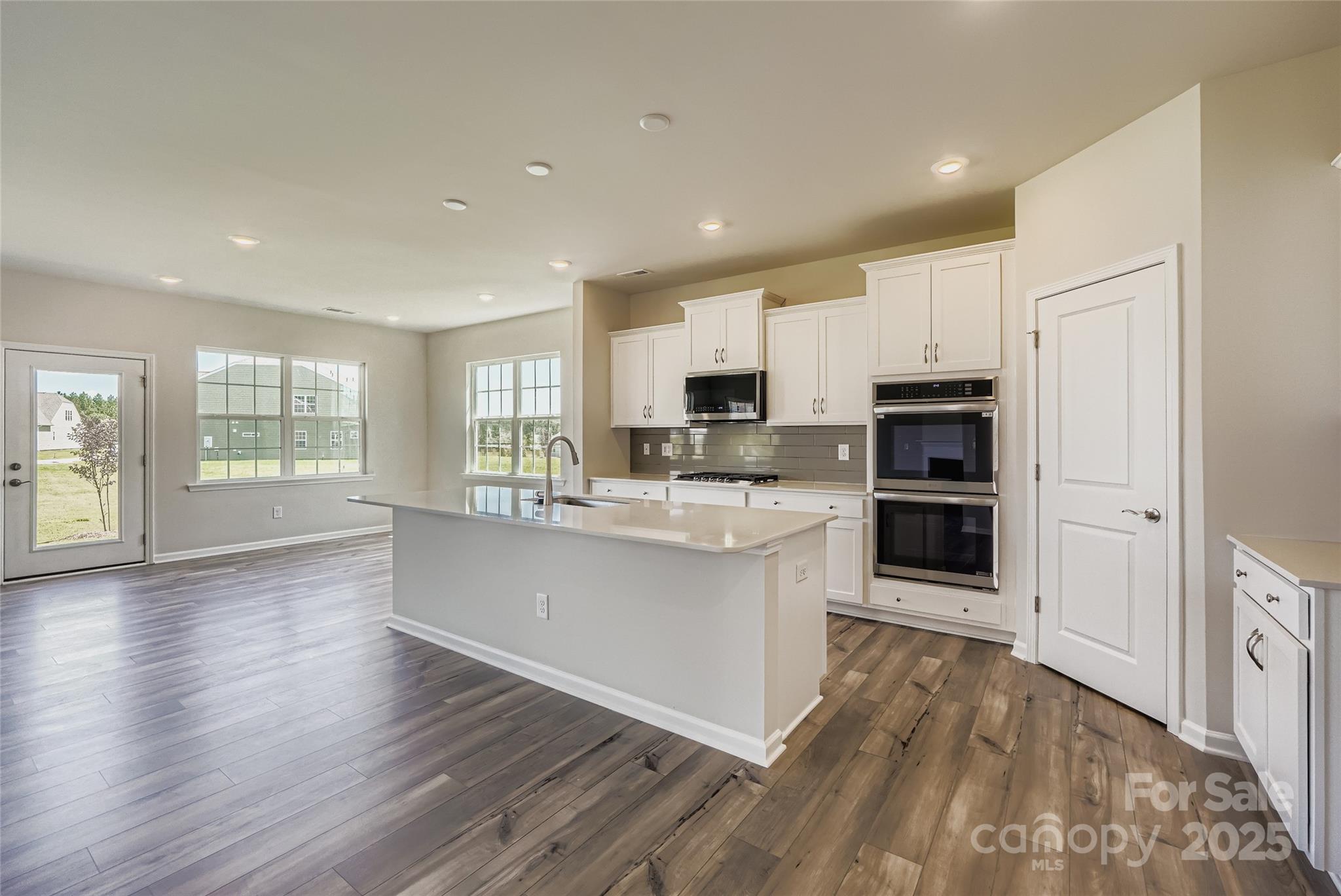 Roselyn - Residential