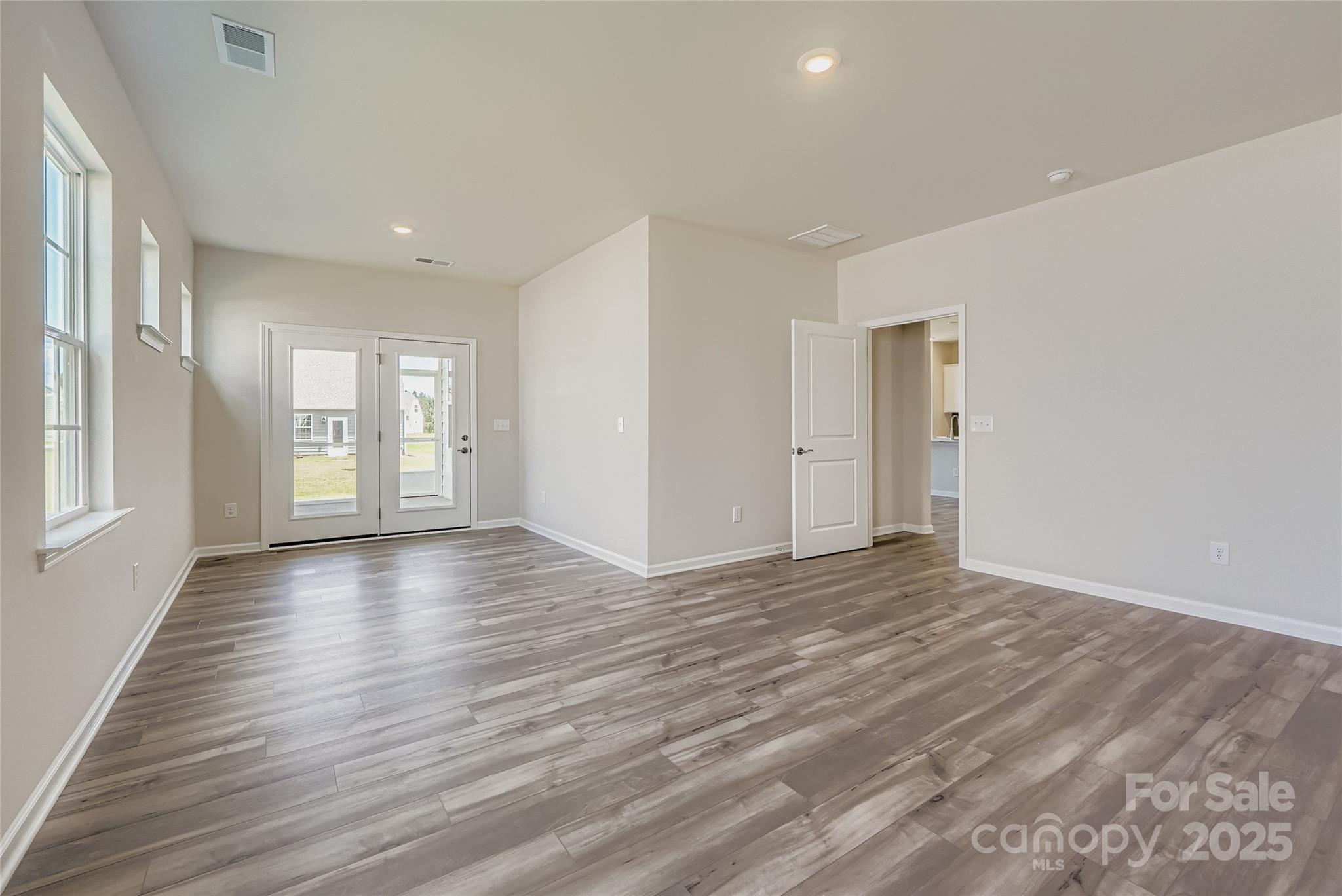 Roselyn - Residential