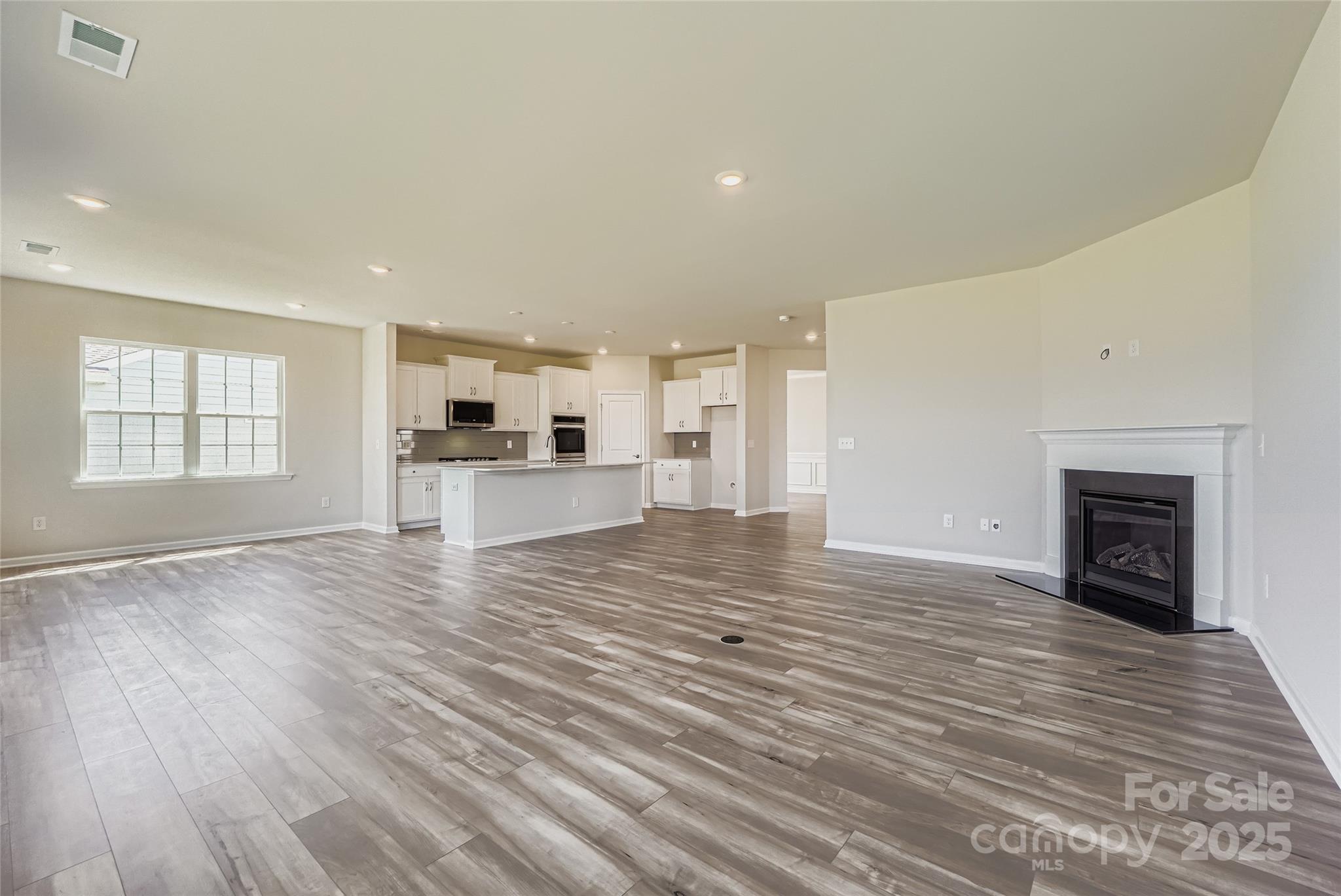 Roselyn - Residential