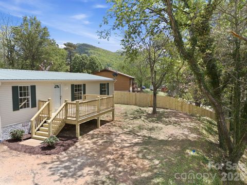 Photo of 39 Upper Moffitt Road, Asheville, NC 28805 (MLS # 4372586)