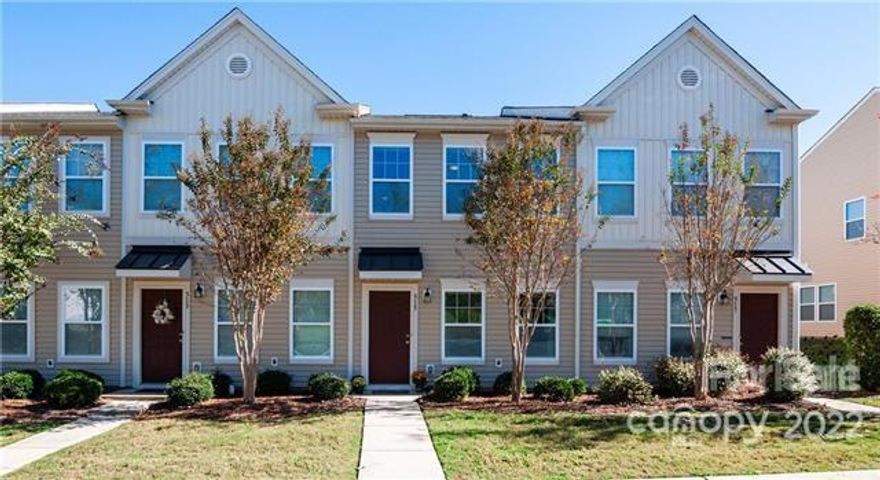 Open floor plan town home in Fort Mill school districts! Maian floor features large great room, kitchen and dining room with hardwood floors, tile backsplash, SS appliances, granite counters with a huge island. Half bath on first floor as well as an outdoor covered patio and storage area. Upstairs features two bedrooms with full baths, a loft and a laundry room. Master bath includes granite countertops, walk in closet. Available beginning of May