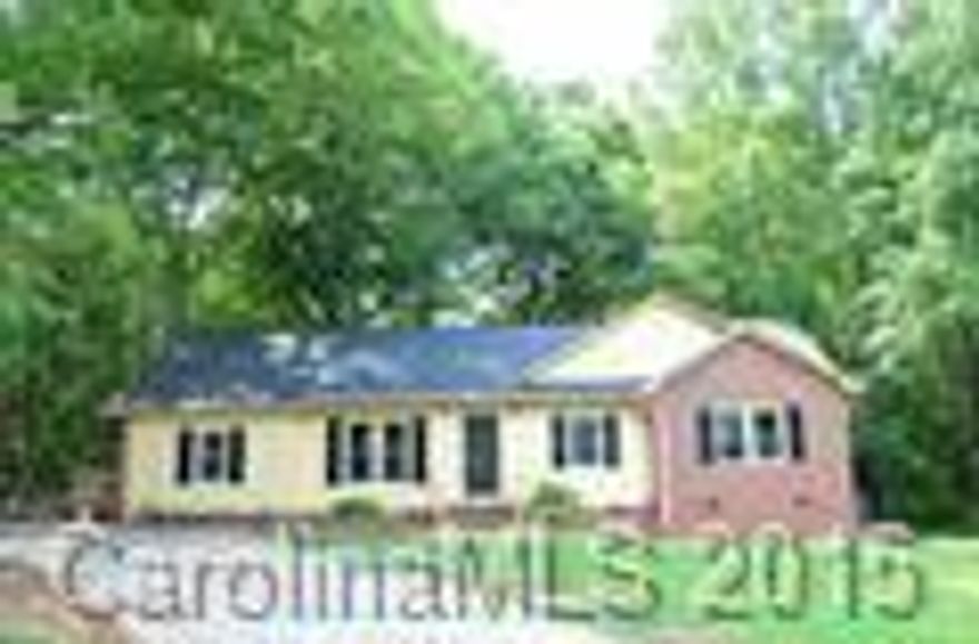 Totally updated home on great cul-de-sac lot. New roof, replacement windows, laminate, carpet, ceramic tile floors. The list goes on and on! Four spacious bedrooms, plenty of spaces to relax and entertain. The kitchen with massive pantry is sure to provide enough space for even the extreme couponer! Plenty of acreage outside for the pets and kids...and did we mention there is a treehouse?