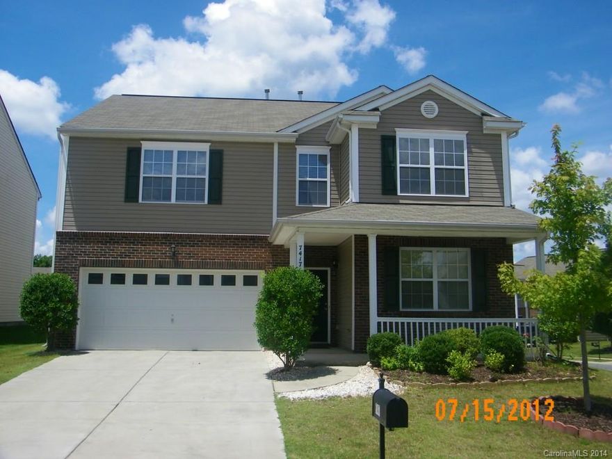 IMMACULATE 4 BEDROOM 2 CAR GARAGE HOME IN MATTHEWS GROVE! Enjoy the open floor plan that includes Living Room, Dining Room, Great Room w/gas fireplace, Kitchen and large Breakfast Area. Close to YMCA, shopping center.