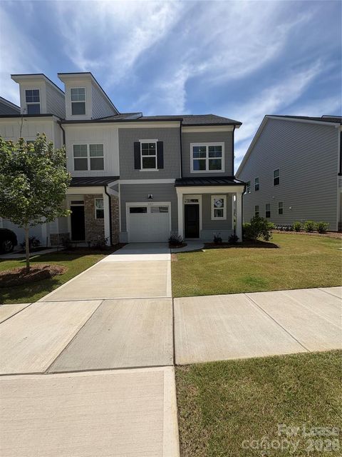Photo of 3157 Finchborough Court, Charlotte, NC 28269 (MLS # 4381083)
