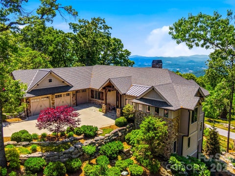 Photo of 236 Summerset Drive, Hendersonville, NC 28792 (MLS # 4386294)