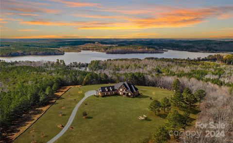 590-0 Tuckertown Road New London NC 28127