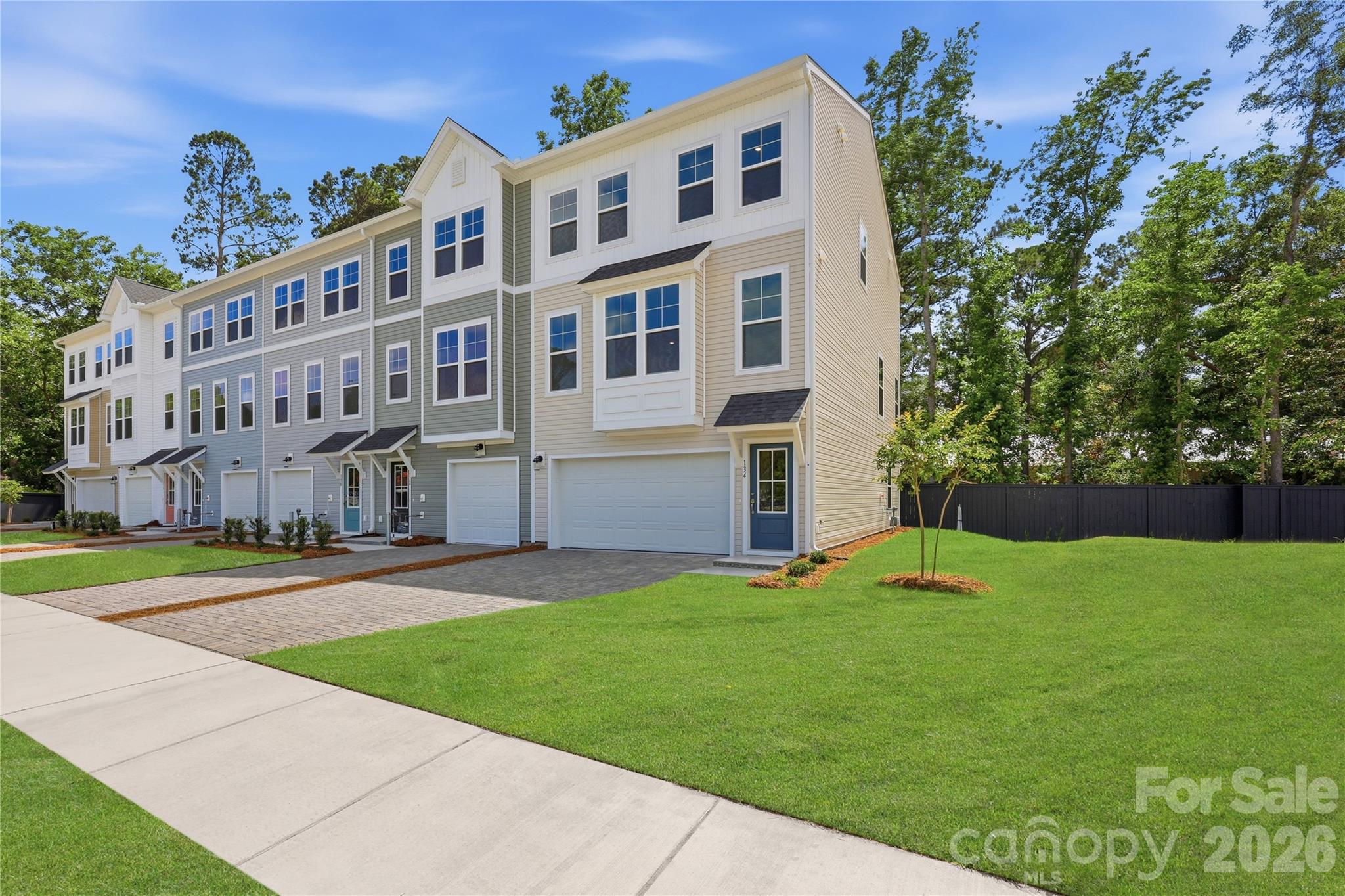 1109 Mossy Glade Road