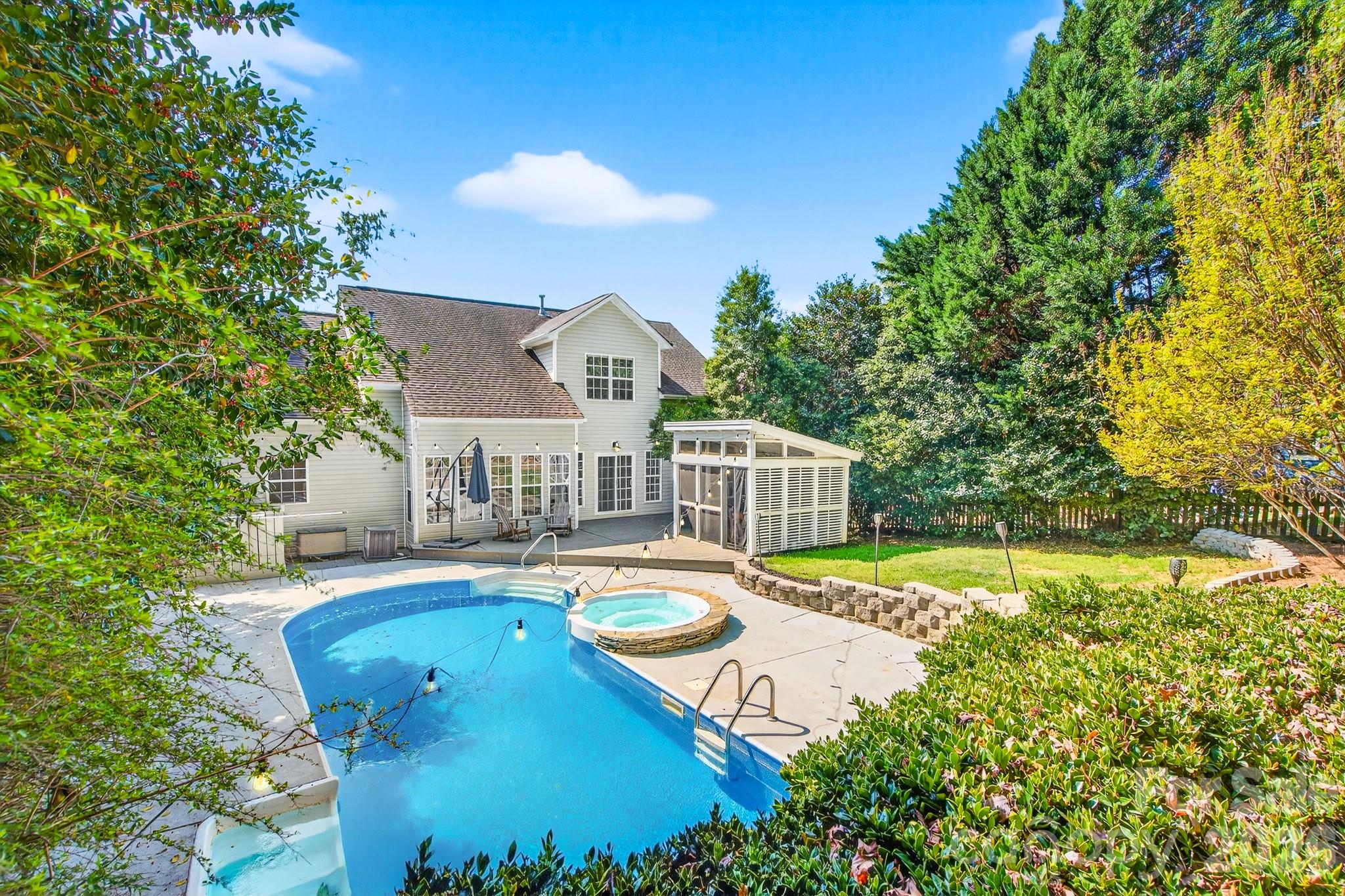 Tega Cay - Residential