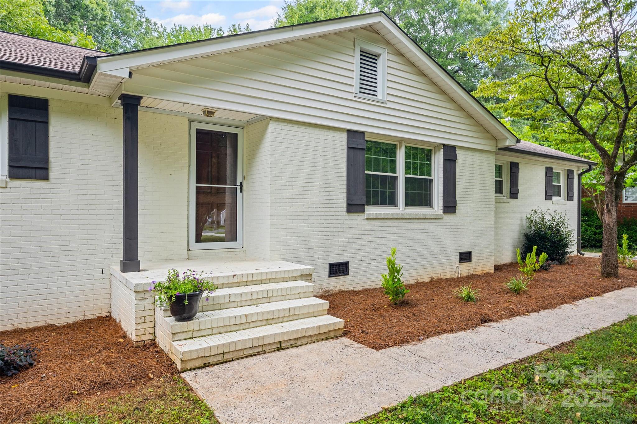 1045 Dooley Drive