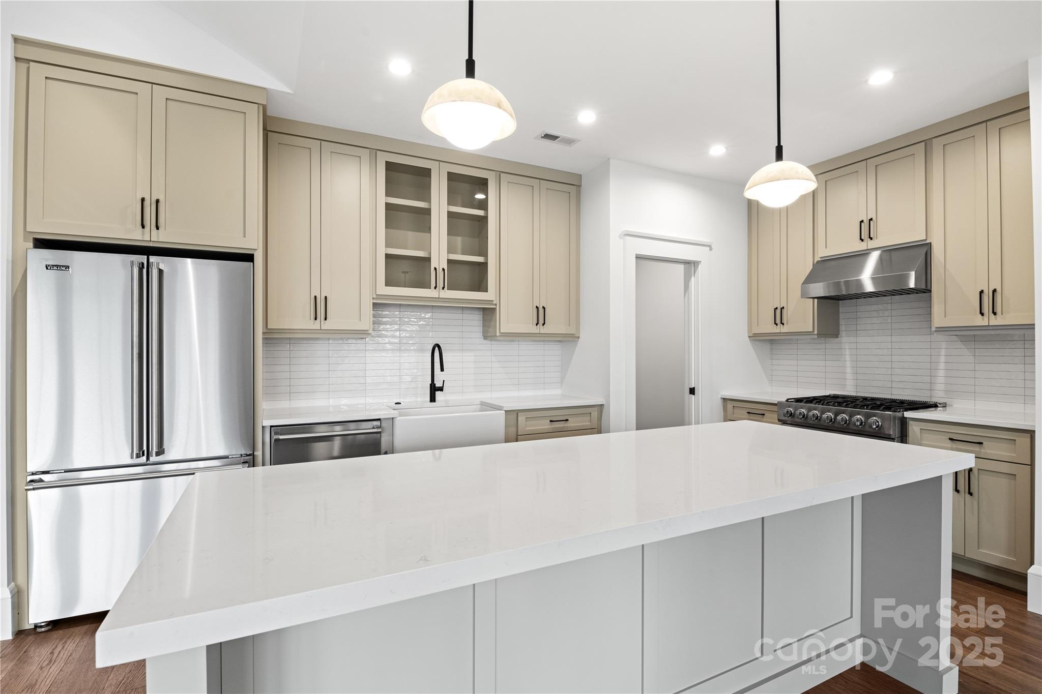 127 Creekside Valley Lane