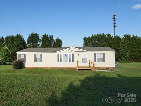 Photo of 2168 Sterling Ridge Drive, Newton, NC 28658 (MLS # 4300780)