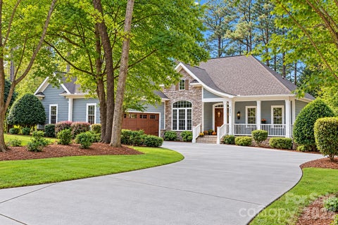 Photo of 2381 Crofte Drive, Sherrills Ford, NC 28673 (MLS # 4437375)