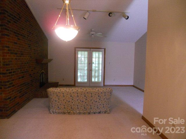 WILTSHIRE VILLAGE - Residential