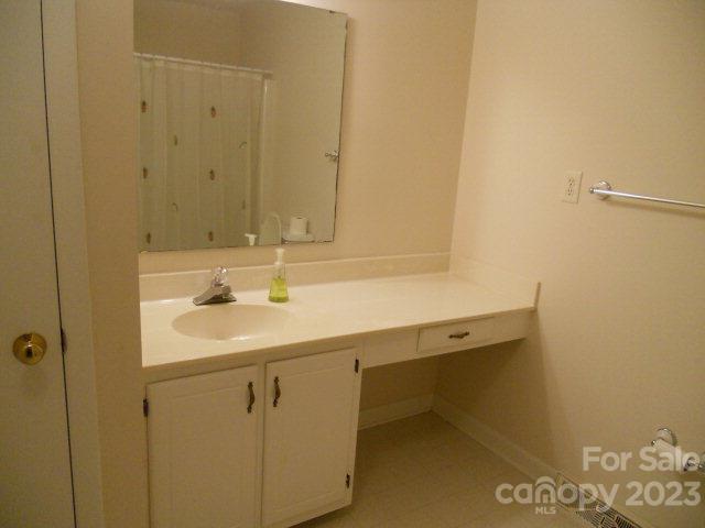 WILTSHIRE VILLAGE - Residential