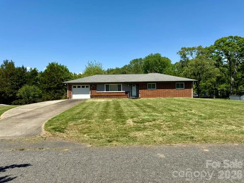 Photo of 3195 Westview Street, Valdese, NC 28690 (MLS # 4372995)