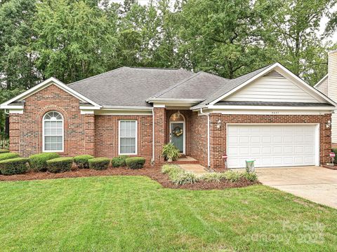 5607 Oak Drive Charlotte NC 28216