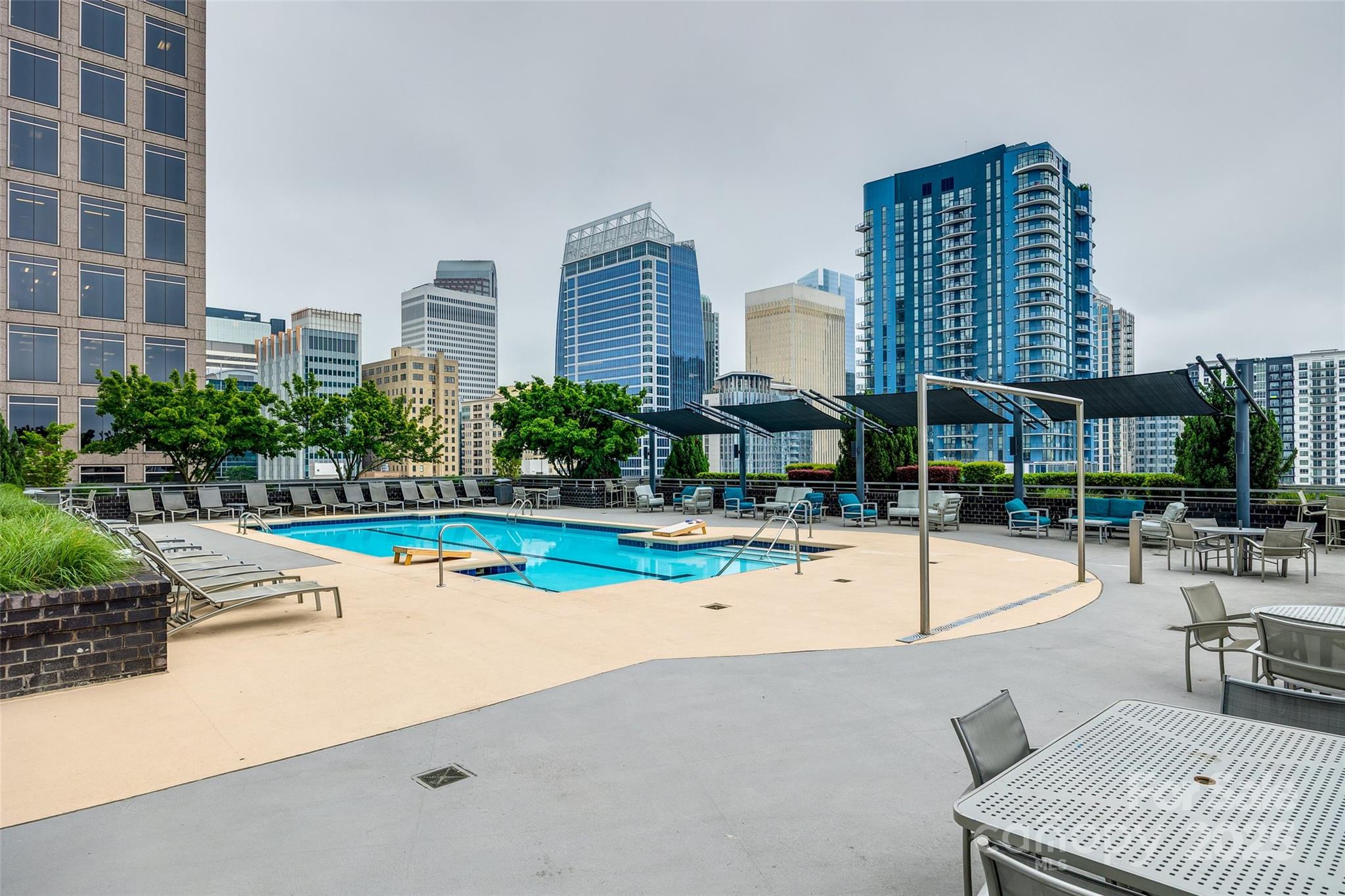 333 W Trade Street 800