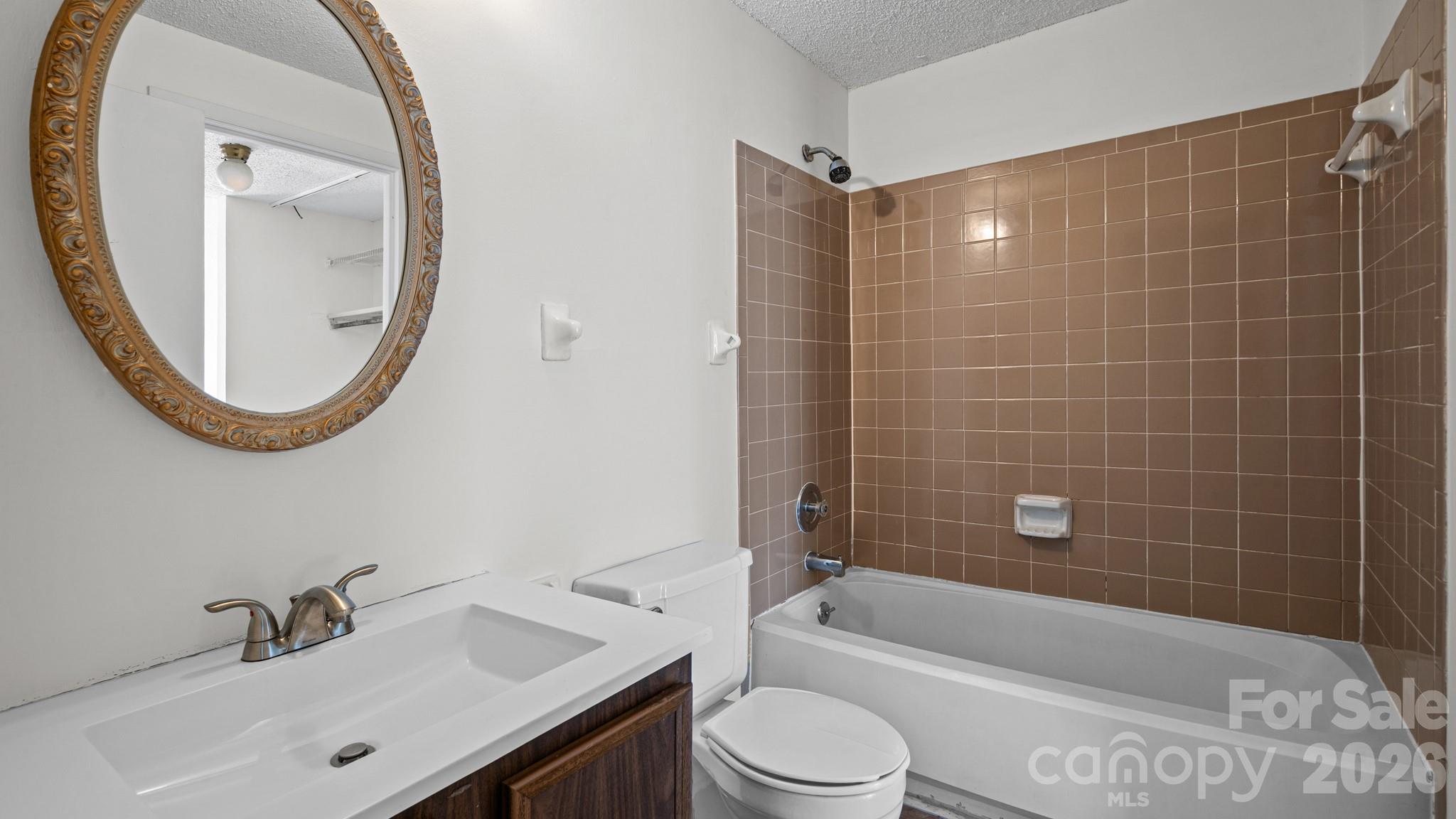 Waterford Townhomes - Residential