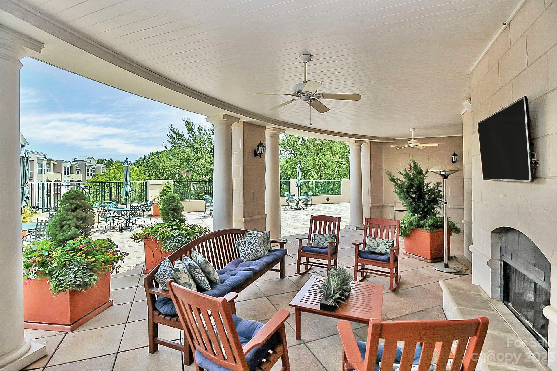 Fifth And Poplar - Residential