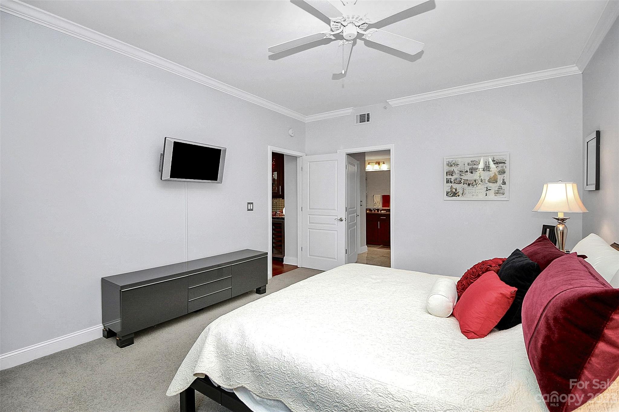 Fifth And Poplar - Residential