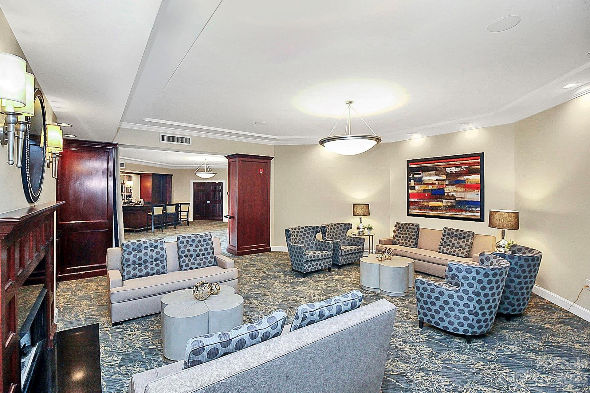 Fifth And Poplar - Residential