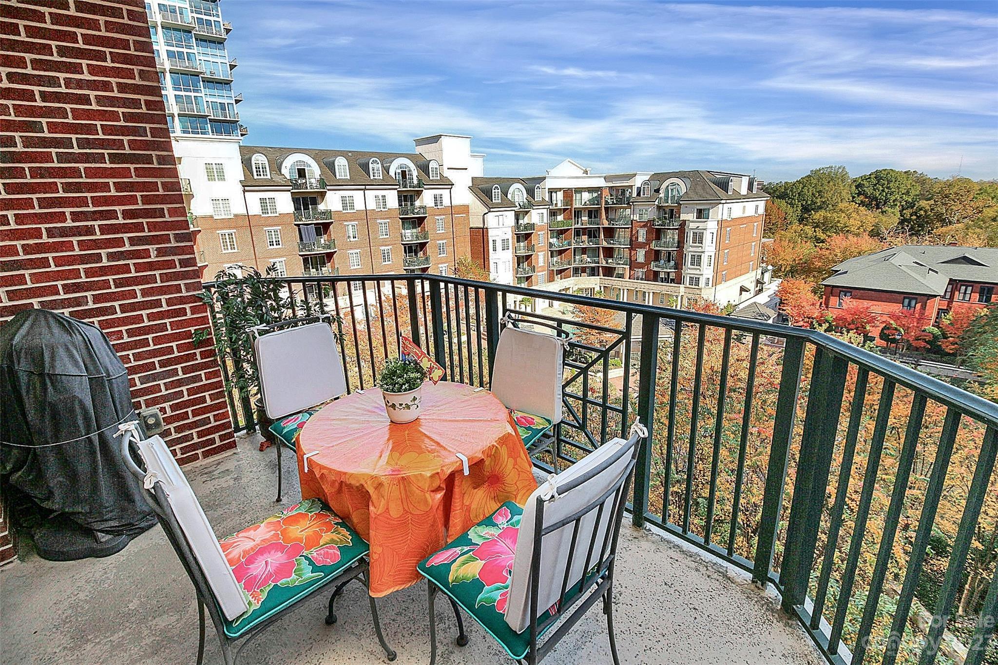 Fifth And Poplar - Residential