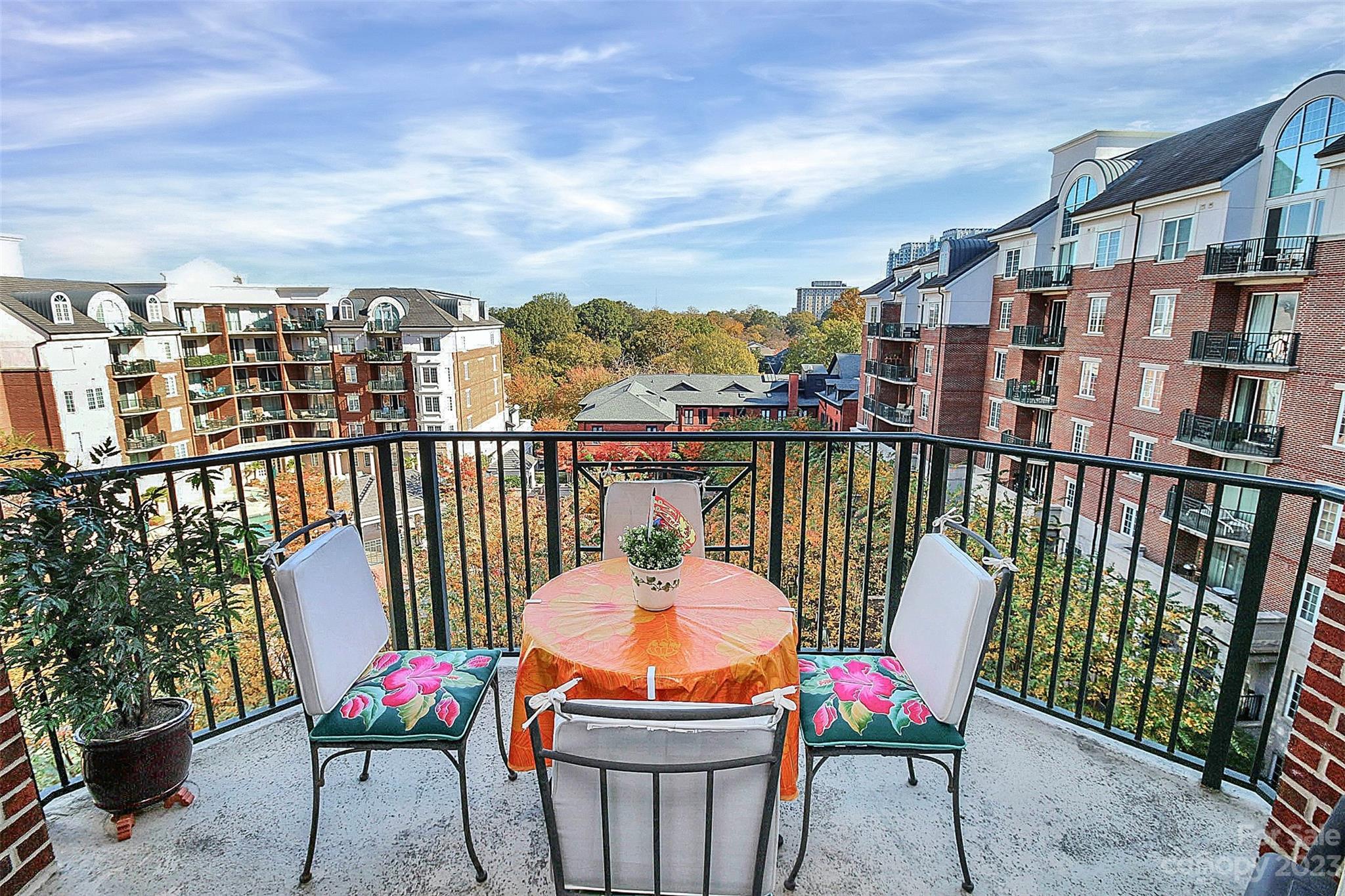 Fifth And Poplar - Residential