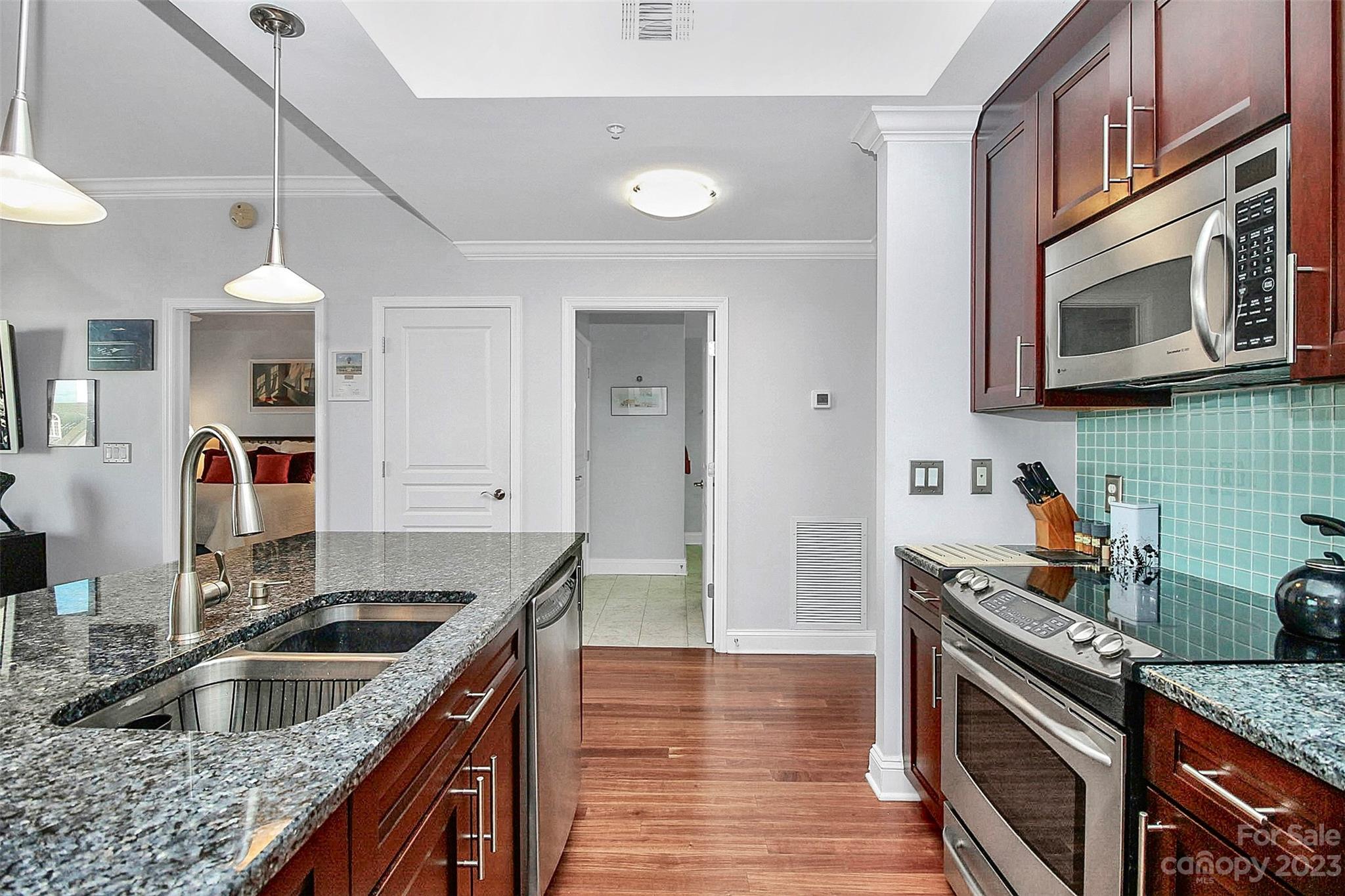 Fifth And Poplar - Residential