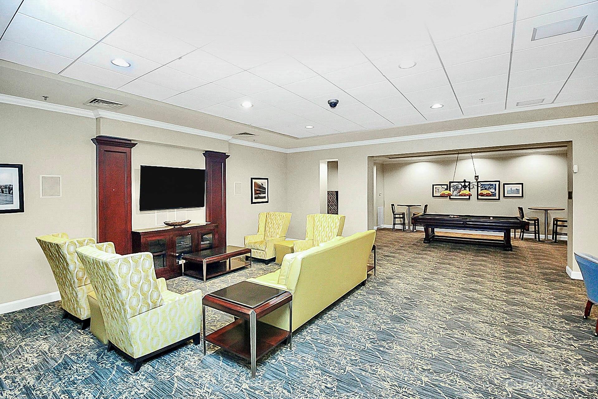 Fifth And Poplar - Residential