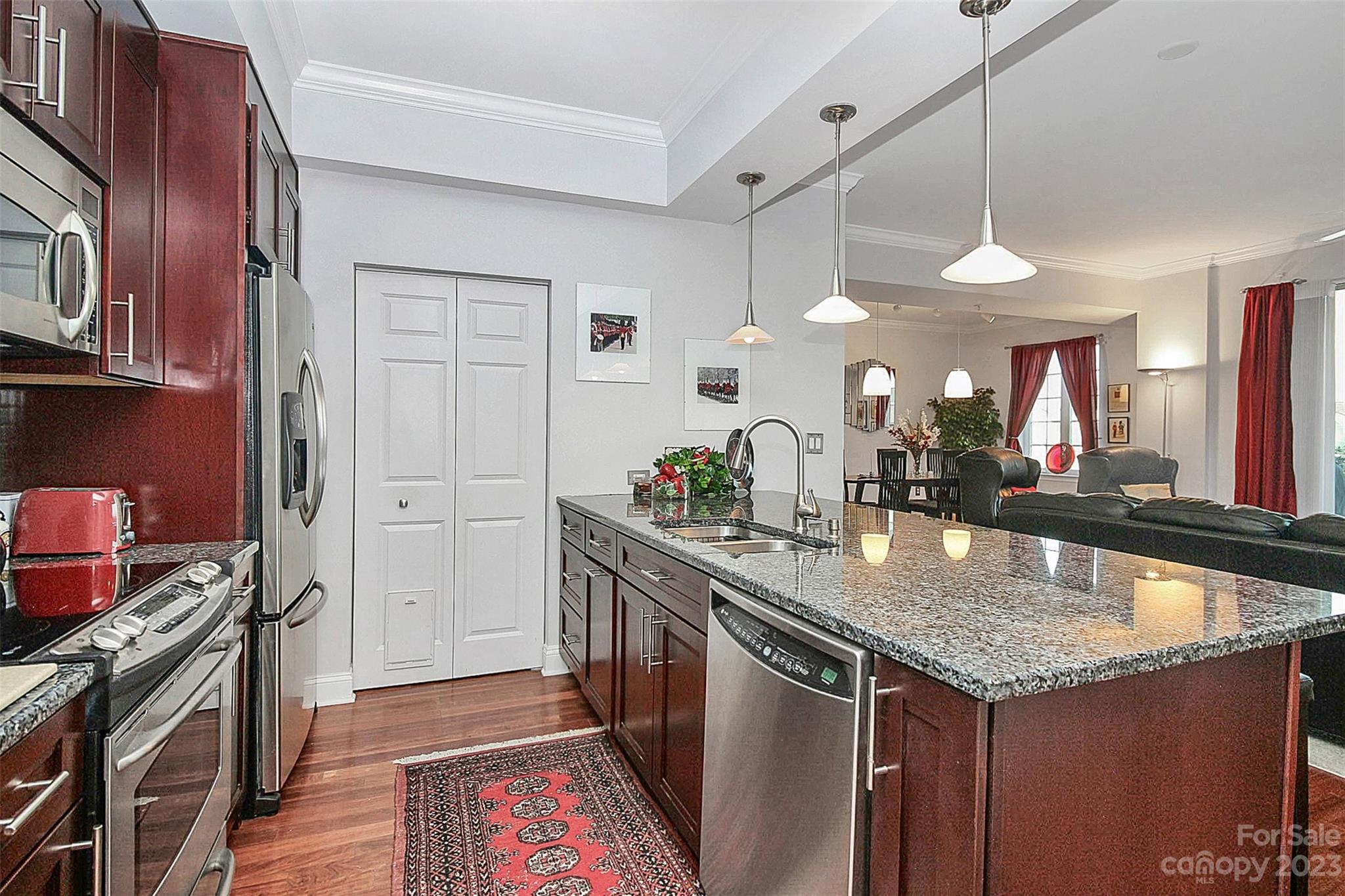 Fifth And Poplar - Residential