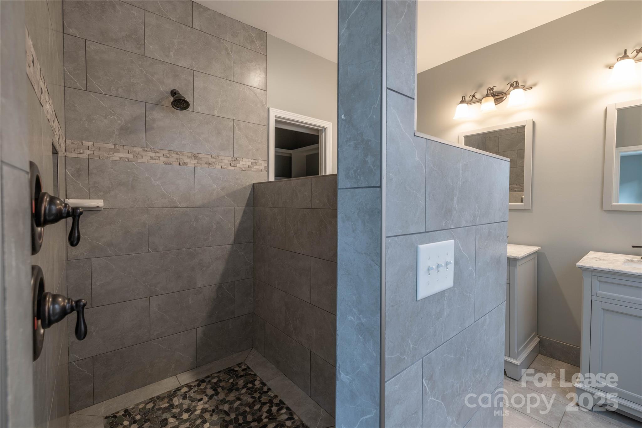 Woodrun - Residential Lease