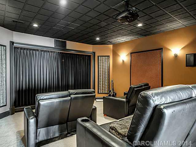 The Peninsula - Residential