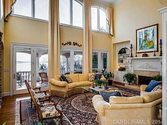 The Peninsula - Residential