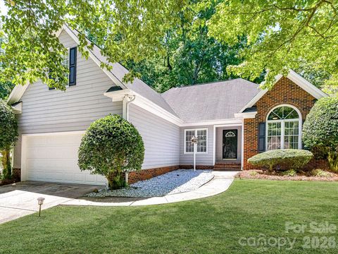 Photo of 4303 Stonefield Drive, Charlotte, NC 28269 (MLS # 4379623)