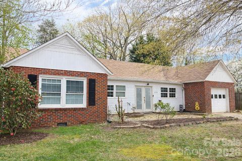 Photo of 2670 N Olivers Road, Newton, NC 28658 (MLS # 4365512)